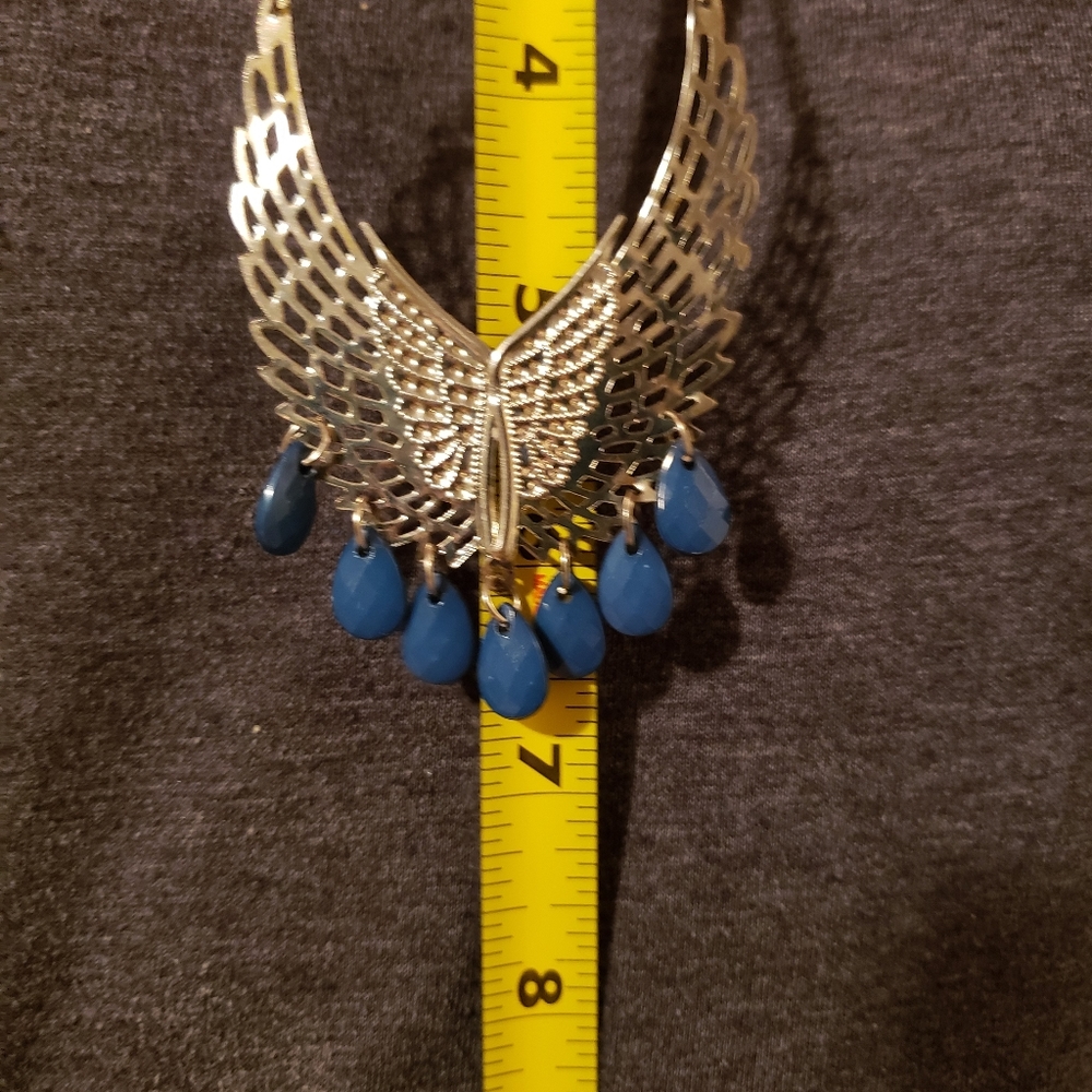 Beautiful Dangling Earrings - Picture 5 of 7